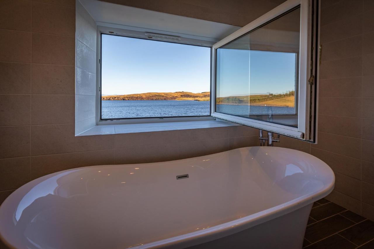Lochside Villa Staffin Eksteriør billede